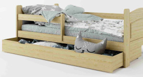 Šuplík pod dětskou postel:bezbarvý lak
